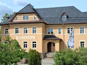 Rathaus Großschirma im Mai 2025&nbsp;&copy;&nbsp;Stadt Großschirma